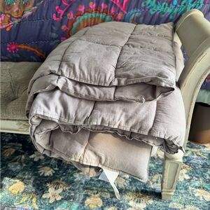 Banquil Gray Quilted Weighted Comforter - 12 lbs
